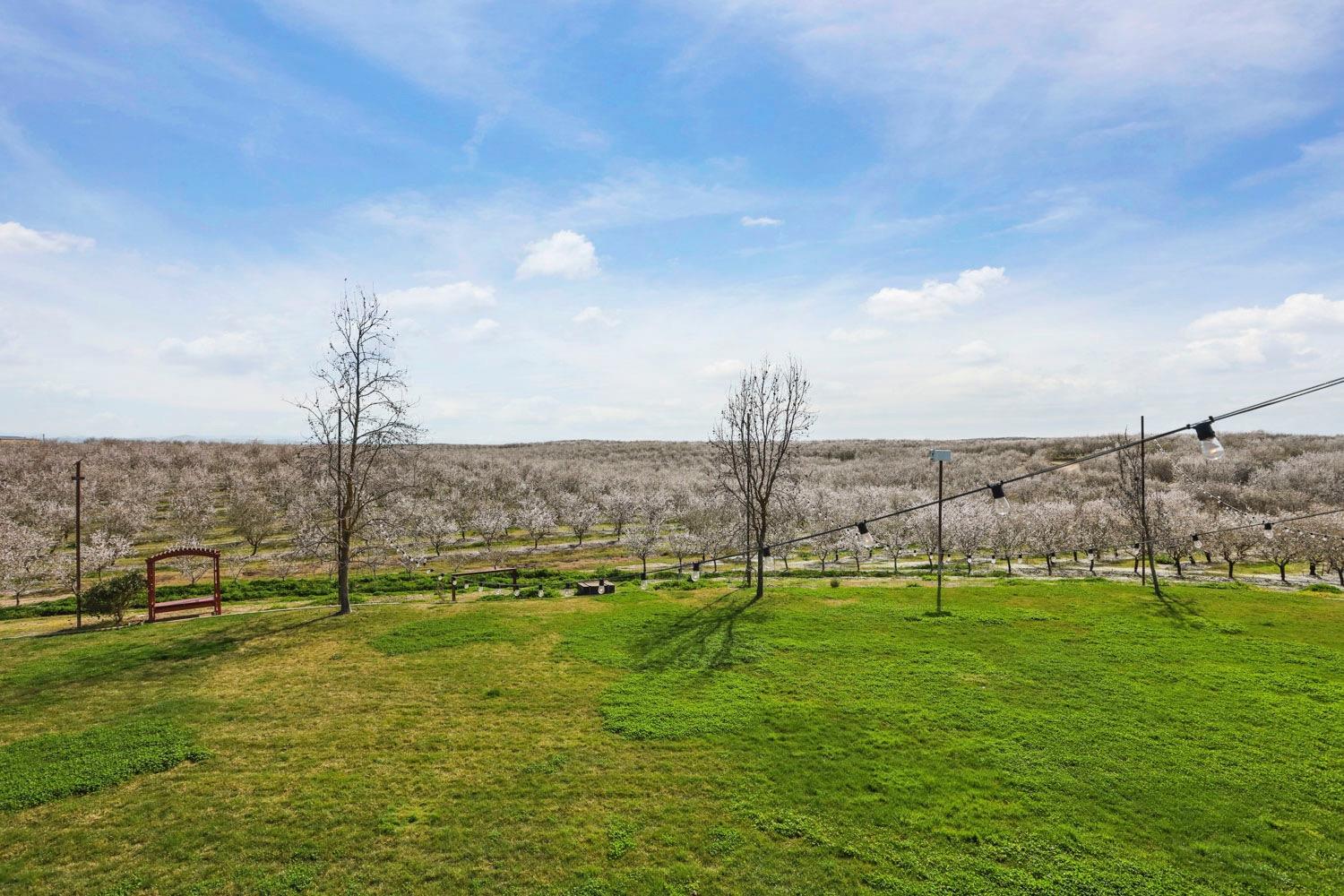 10031 Frankenheimer Rd, Oakdale, CA 95361