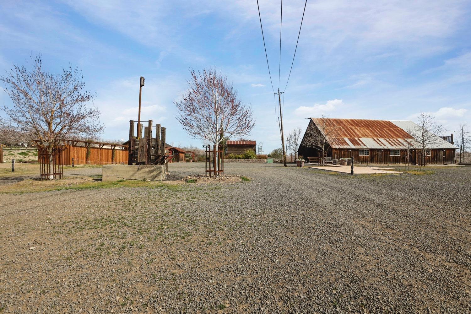 10031 Frankenheimer Rd, Oakdale, CA 95361