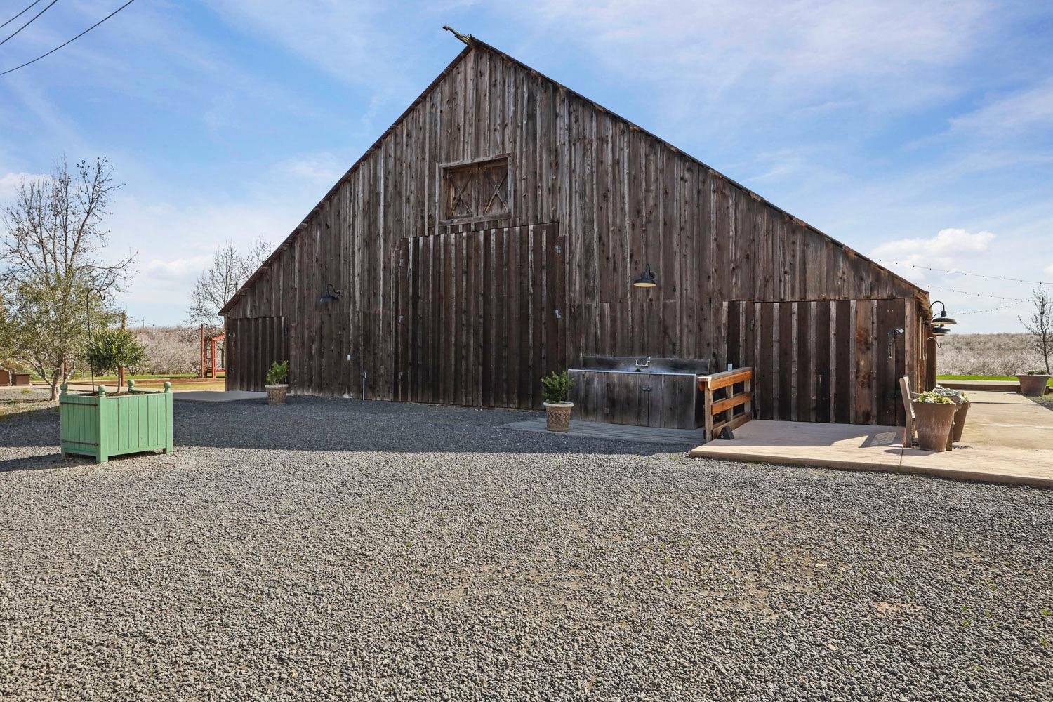 10031 Frankenheimer Rd, Oakdale, CA 95361