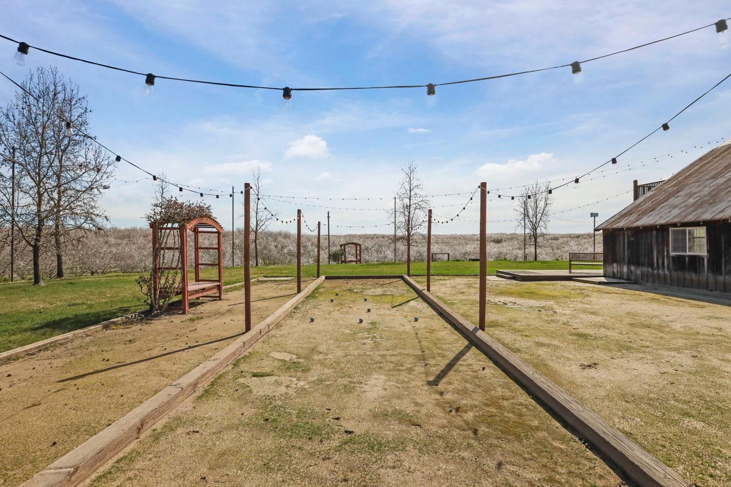 10031 Frankenheimer Rd, Oakdale, CA 95361