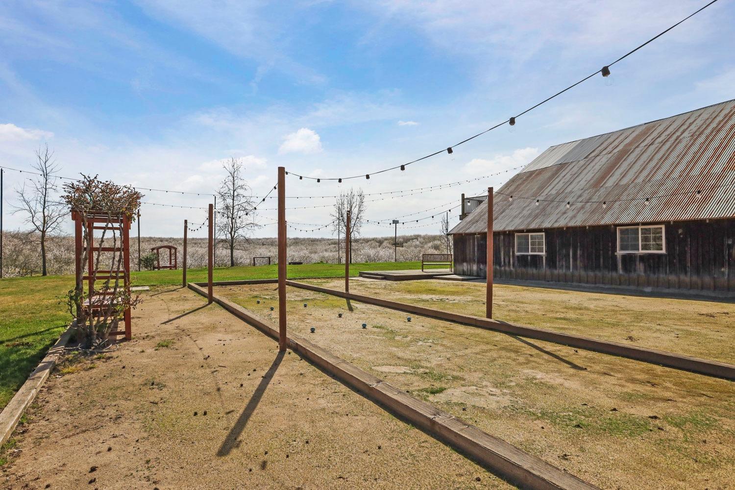 10031 Frankenheimer Rd, Oakdale, CA 95361