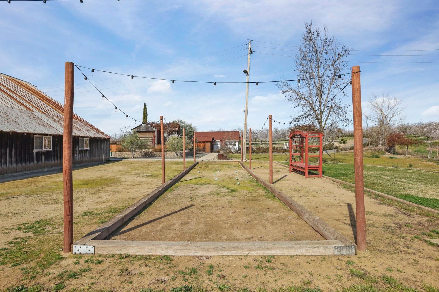 10031 Frankenheimer Rd, Oakdale, CA 95361