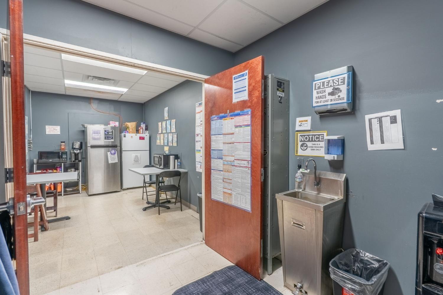 4111 Brew Master Dr #A, Ceres, CA 95307