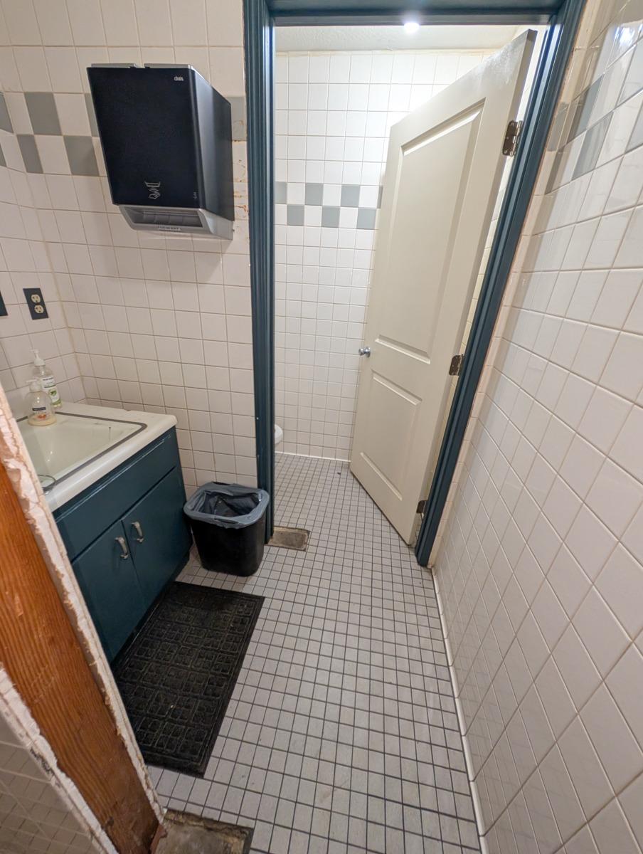 2031 Yosemite Blvd #A, Modesto, CA 95354