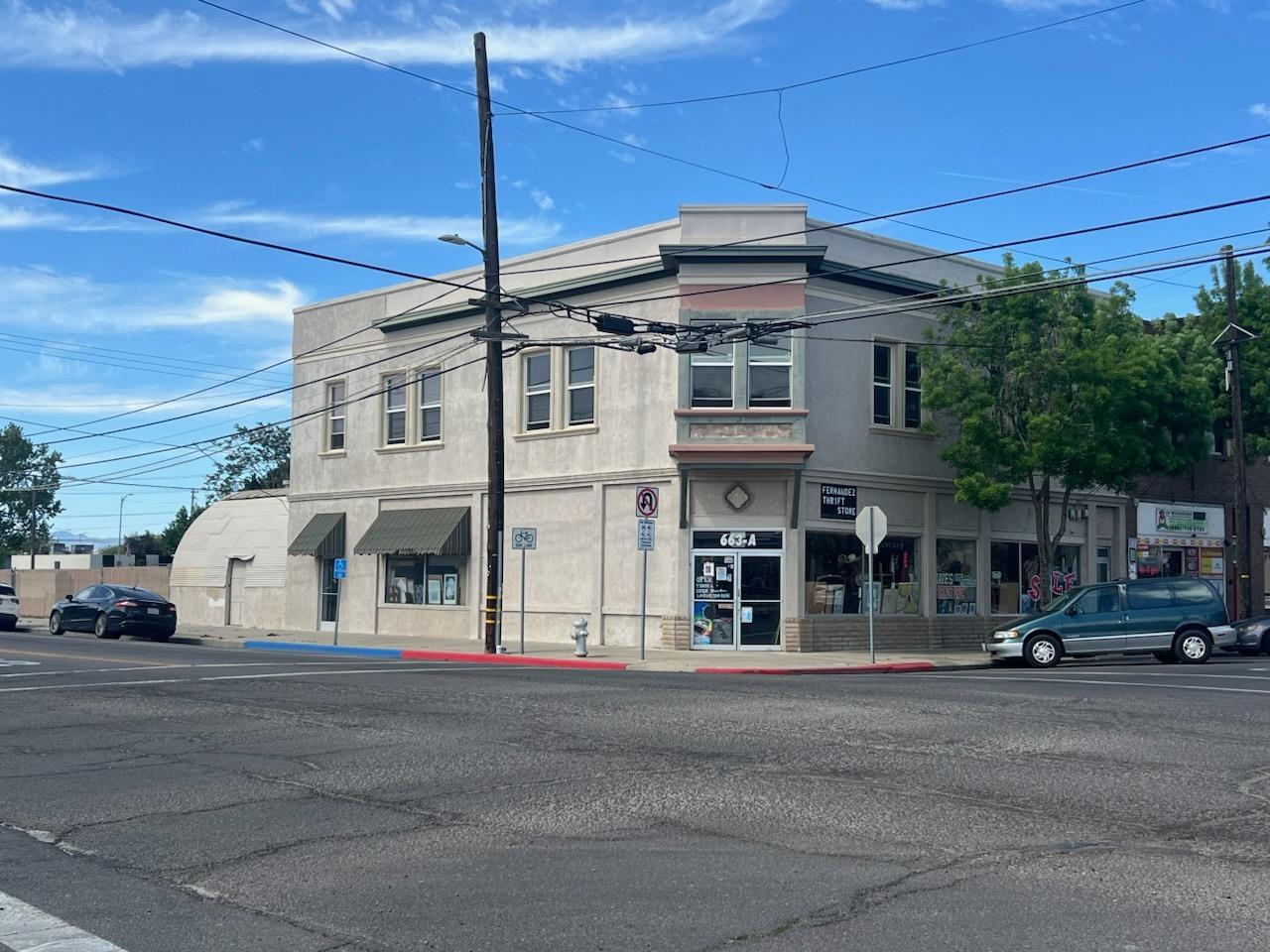 661 I St, Los Banos, CA 93635