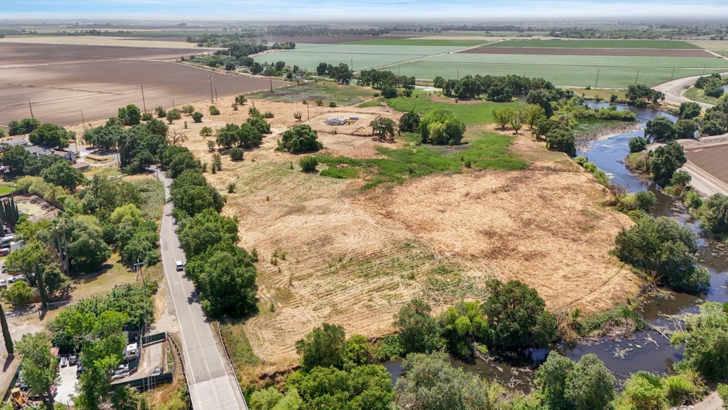 1390 Williamson Rd, Manteca, CA 95337