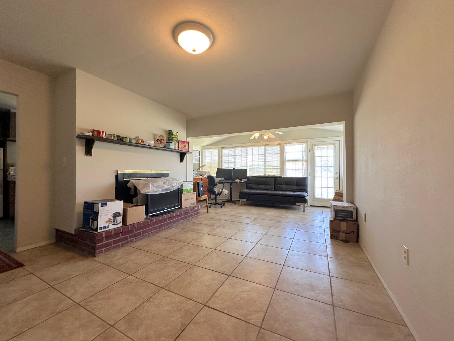 1390 Williamson Rd, Manteca, CA 95337