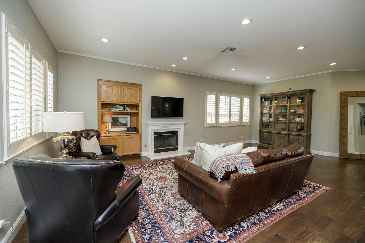 1709 Seven Falls, Modesto, CA 95355