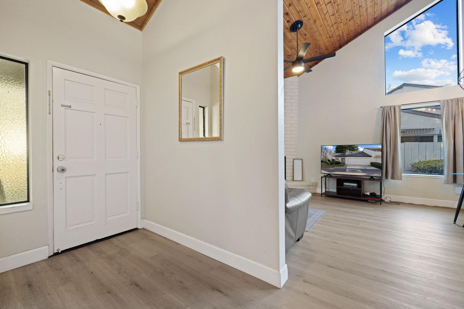 1118 Cedar Creek Dr #85, Modesto, CA 95355