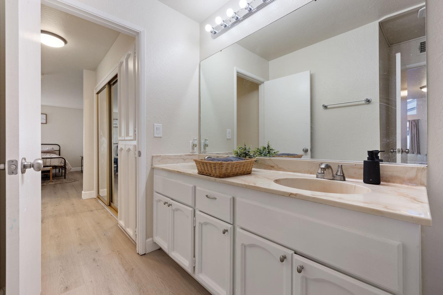 1118 Cedar Creek Dr #85, Modesto, CA 95355