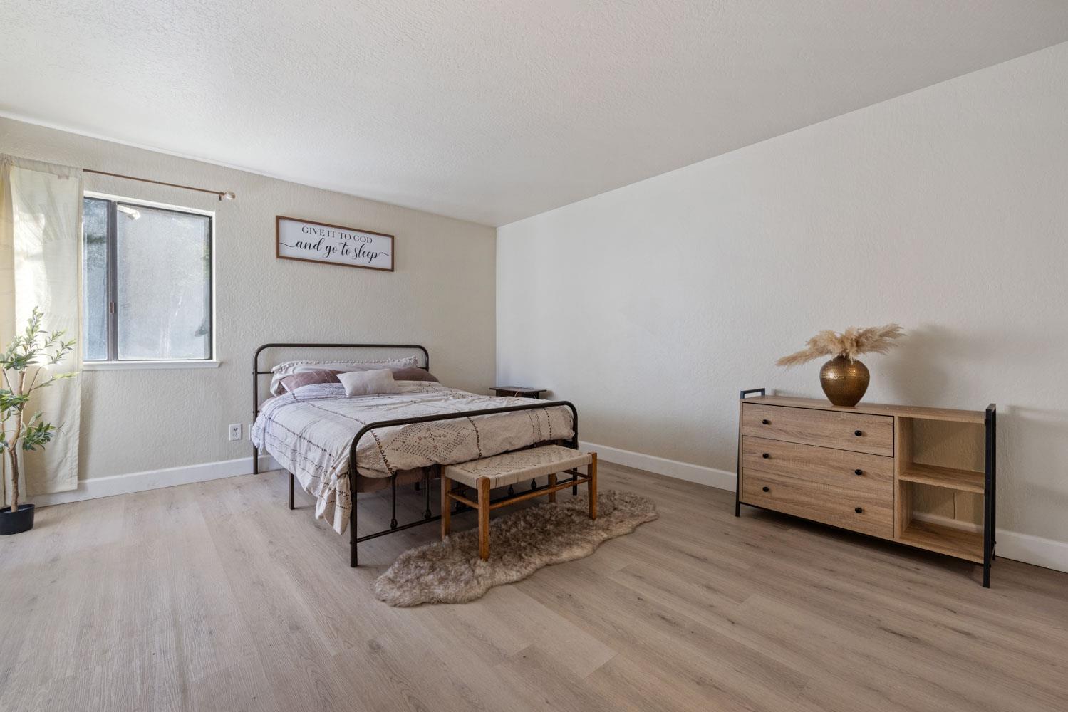 1118 Cedar Creek Dr #85, Modesto, CA 95355