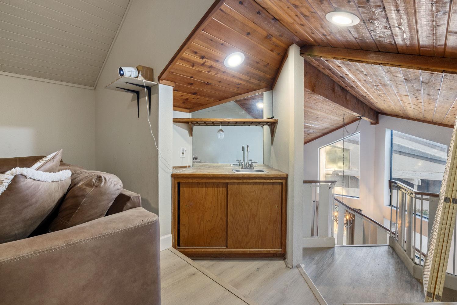 1118 Cedar Creek Dr #85, Modesto, CA 95355