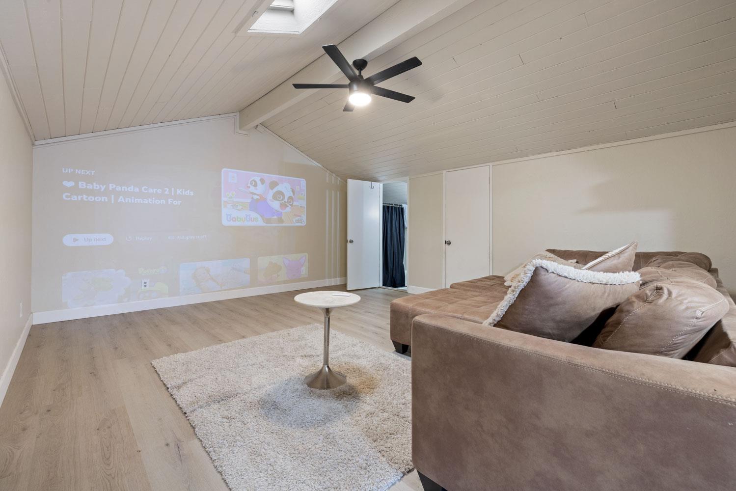 1118 Cedar Creek Dr #85, Modesto, CA 95355