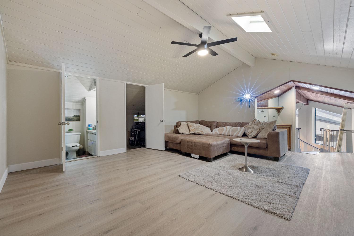 1118 Cedar Creek Dr #85, Modesto, CA 95355