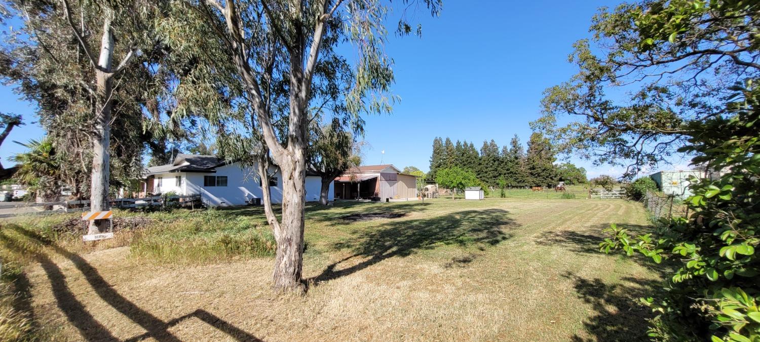 11430 Walnut Ave, Oakdale, CA 95361