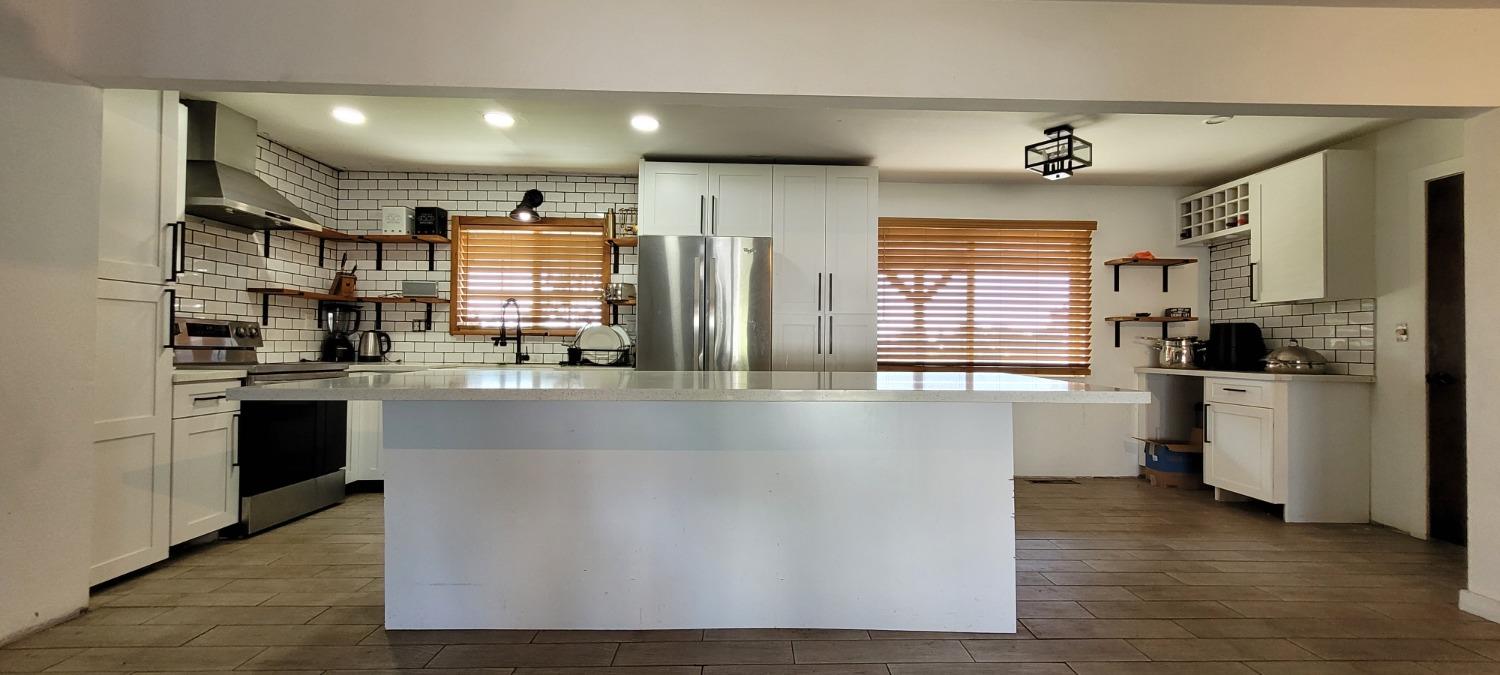 11430 Walnut Ave, Oakdale, CA 95361