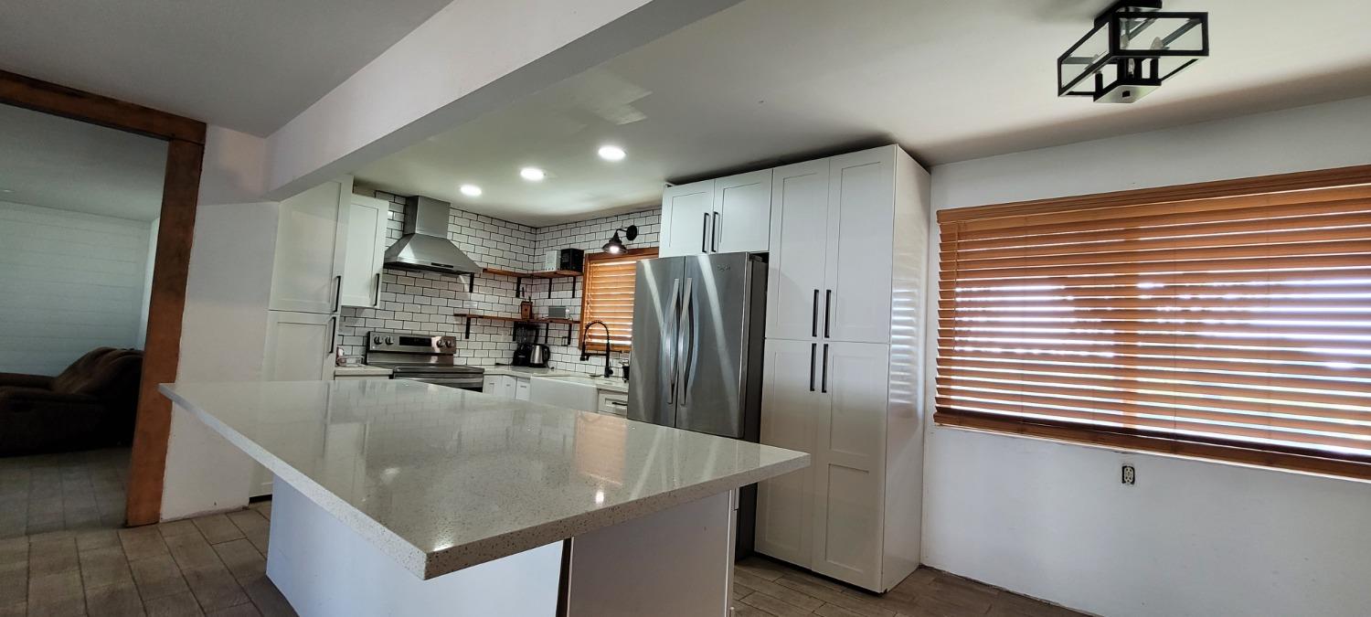 11430 Walnut Ave, Oakdale, CA 95361