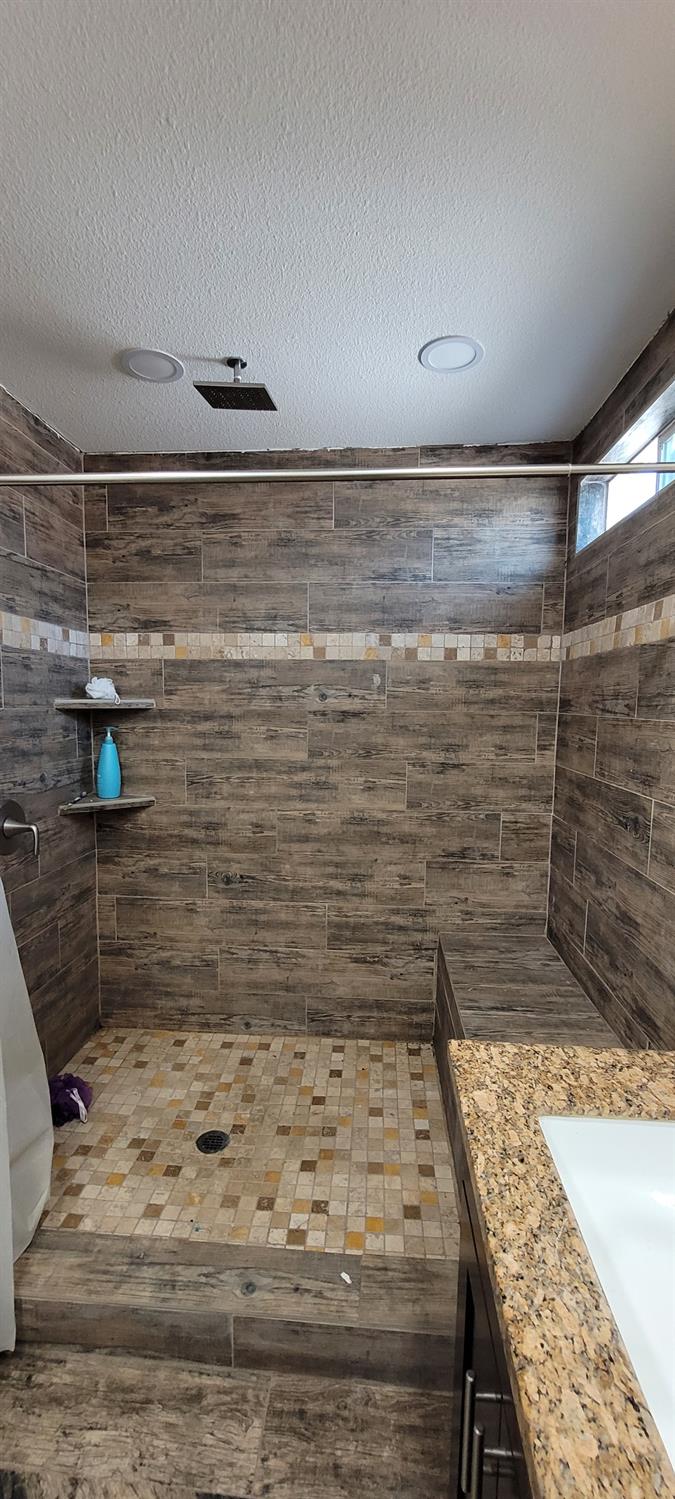 11430 Walnut Ave, Oakdale, CA 95361