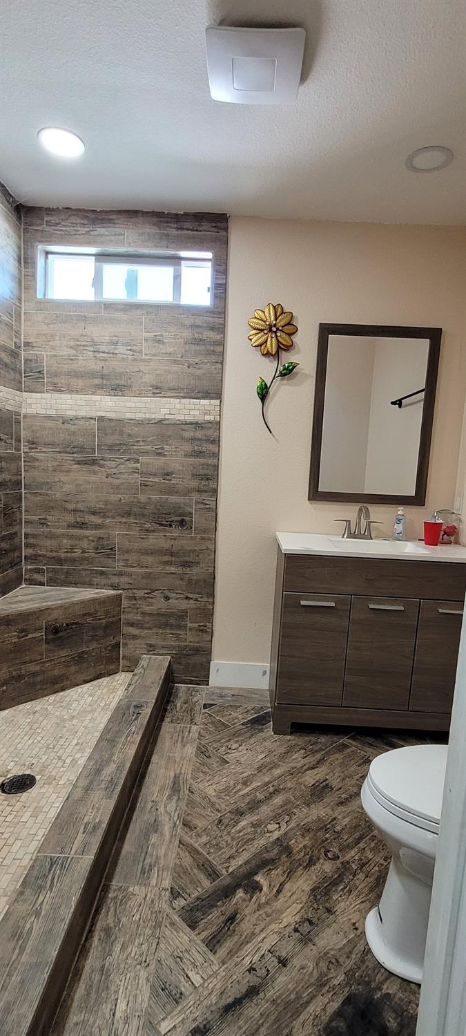 11430 Walnut Ave, Oakdale, CA 95361