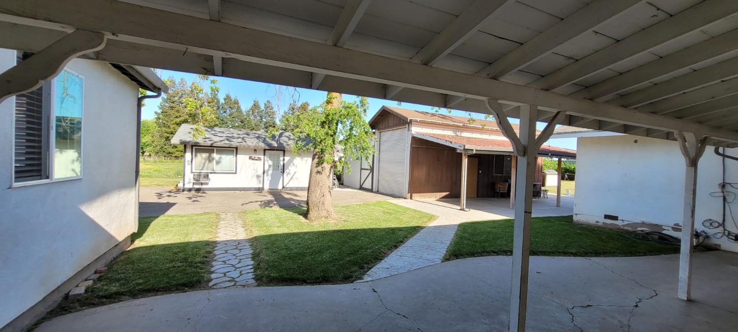 11430 Walnut Ave, Oakdale, CA 95361