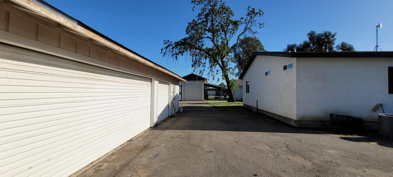 11430 Walnut Ave, Oakdale, CA 95361
