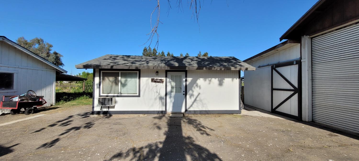 11430 Walnut Ave, Oakdale, CA 95361