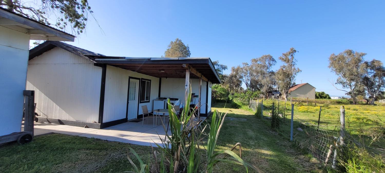 11430 Walnut Ave, Oakdale, CA 95361