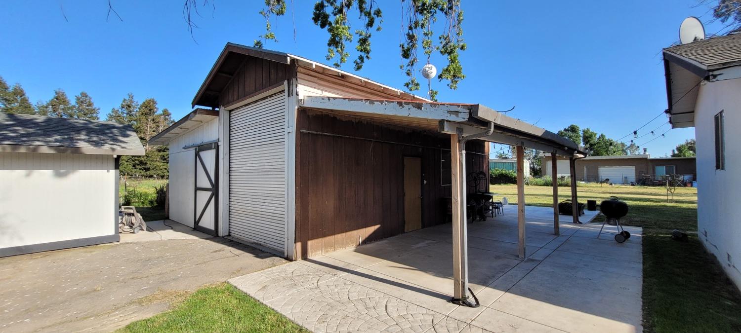 11430 Walnut Ave, Oakdale, CA 95361