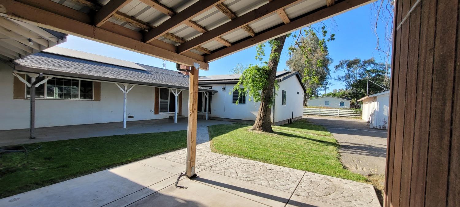 11430 Walnut Ave, Oakdale, CA 95361