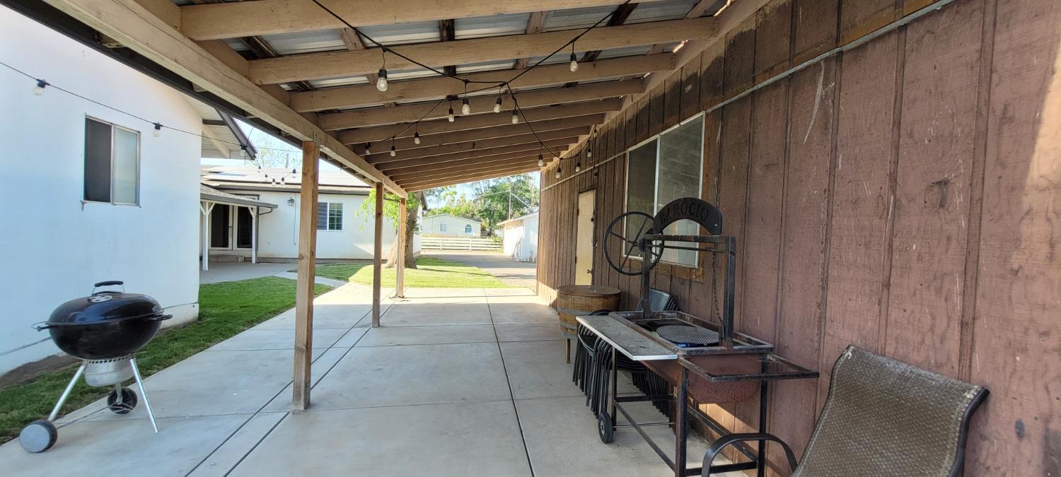 11430 Walnut Ave, Oakdale, CA 95361