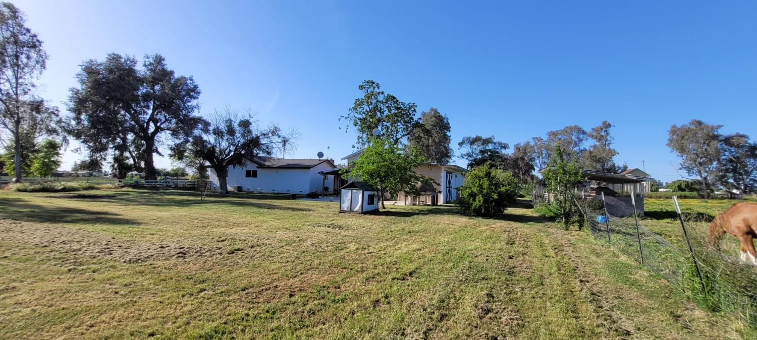 11430 Walnut Ave, Oakdale, CA 95361