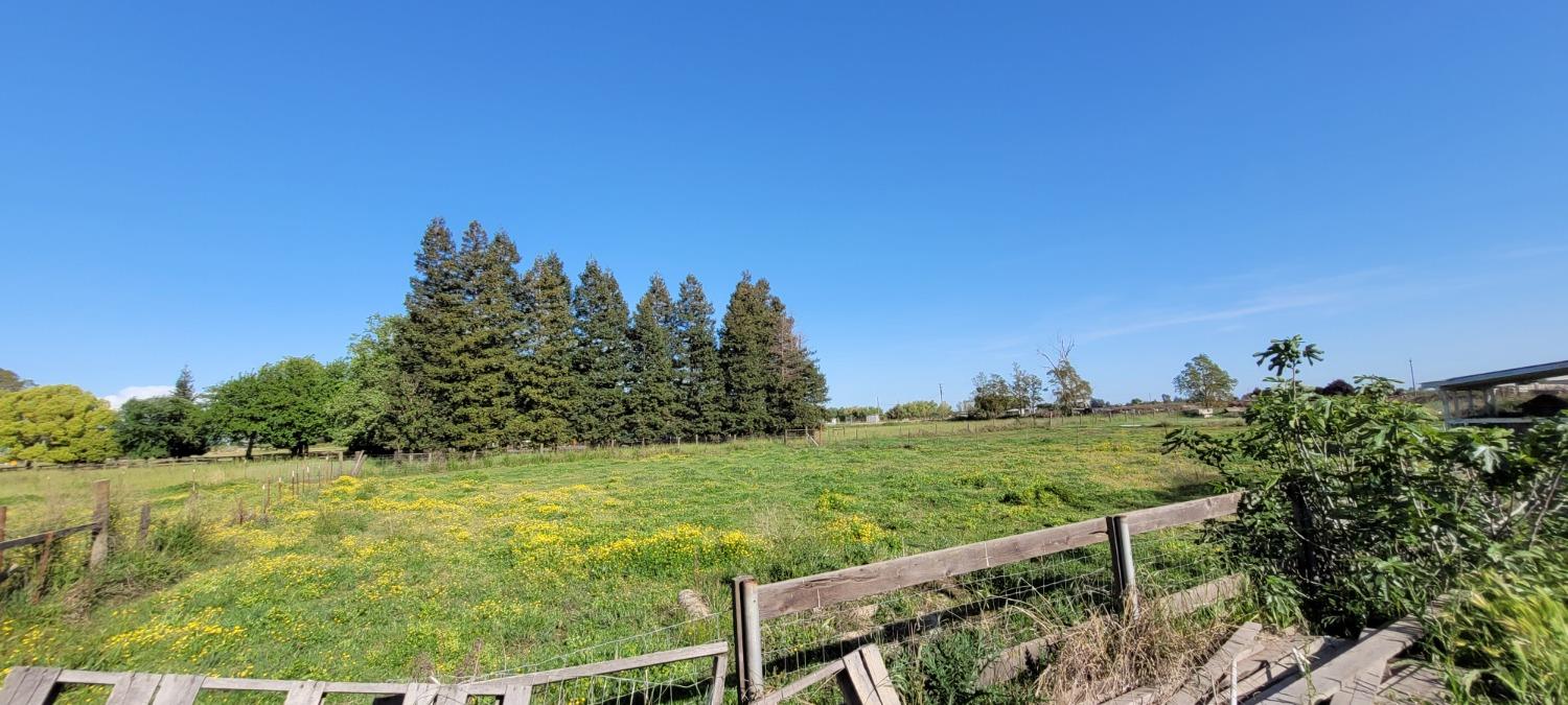 11430 Walnut Ave, Oakdale, CA 95361