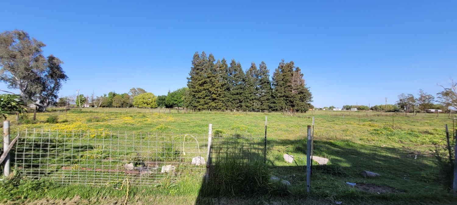 11430 Walnut Ave, Oakdale, CA 95361