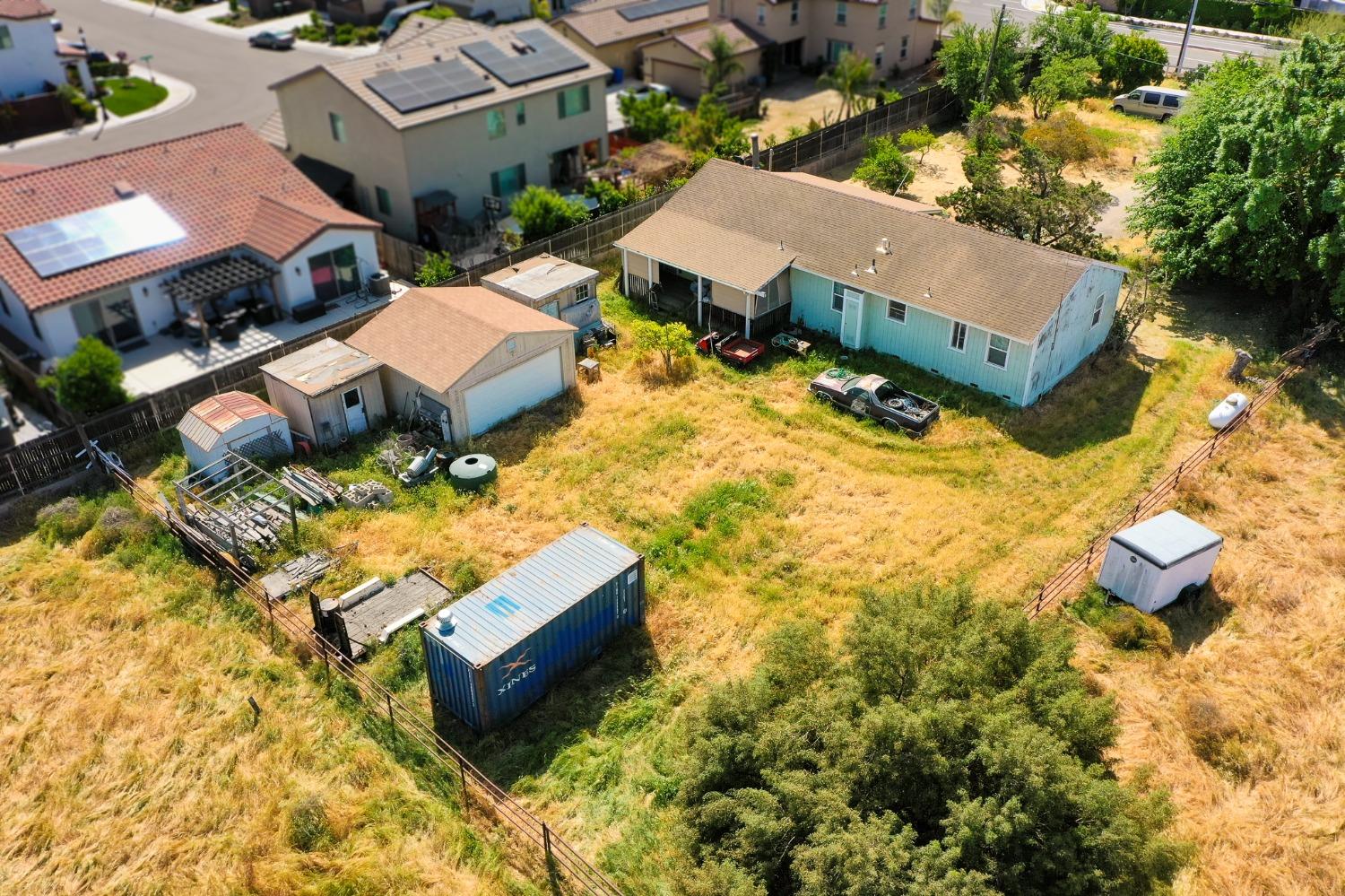 1957 W Woodward Ave, Manteca, CA 95337