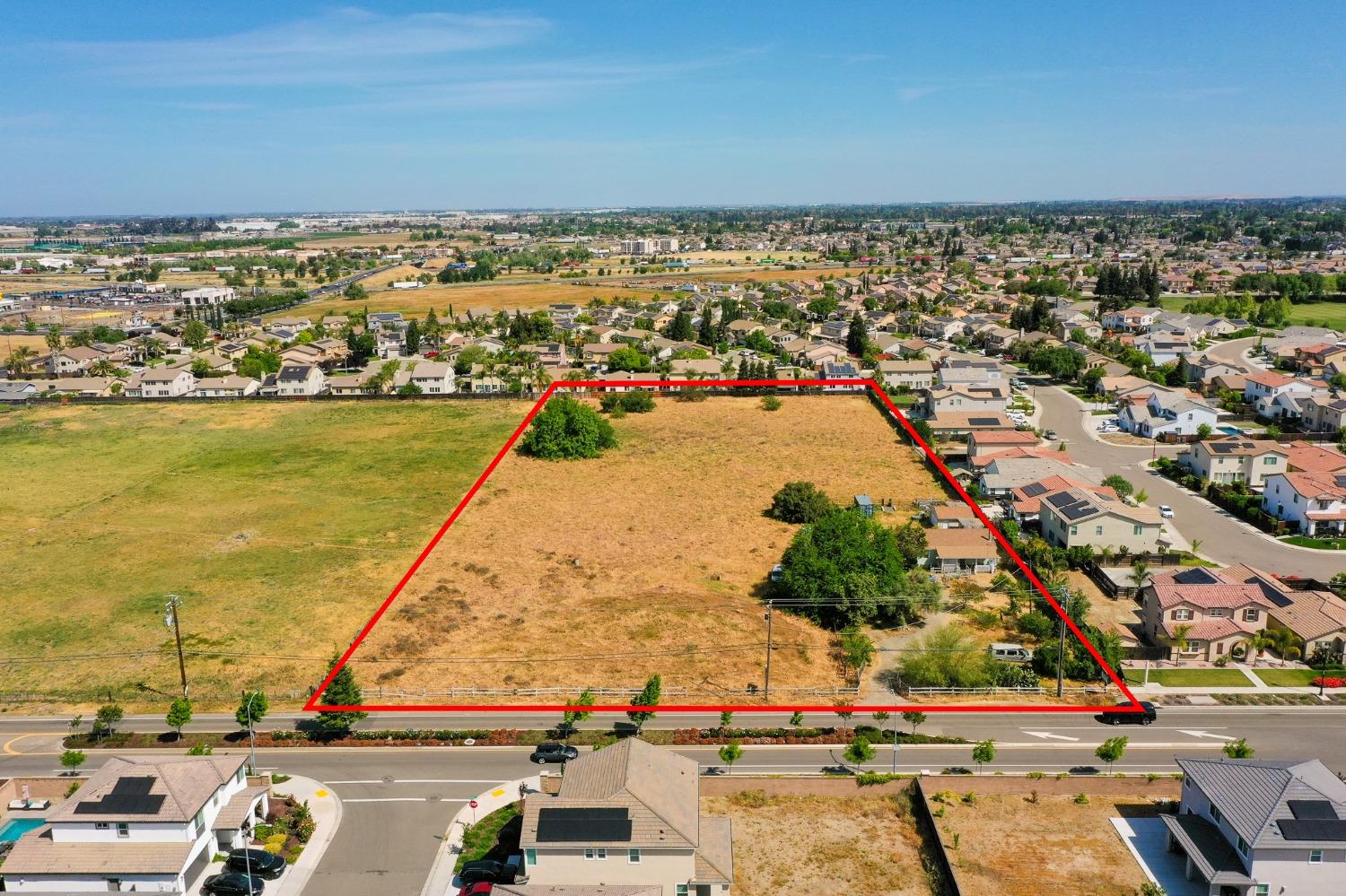 1957 W Woodward Ave, Manteca, CA 95337