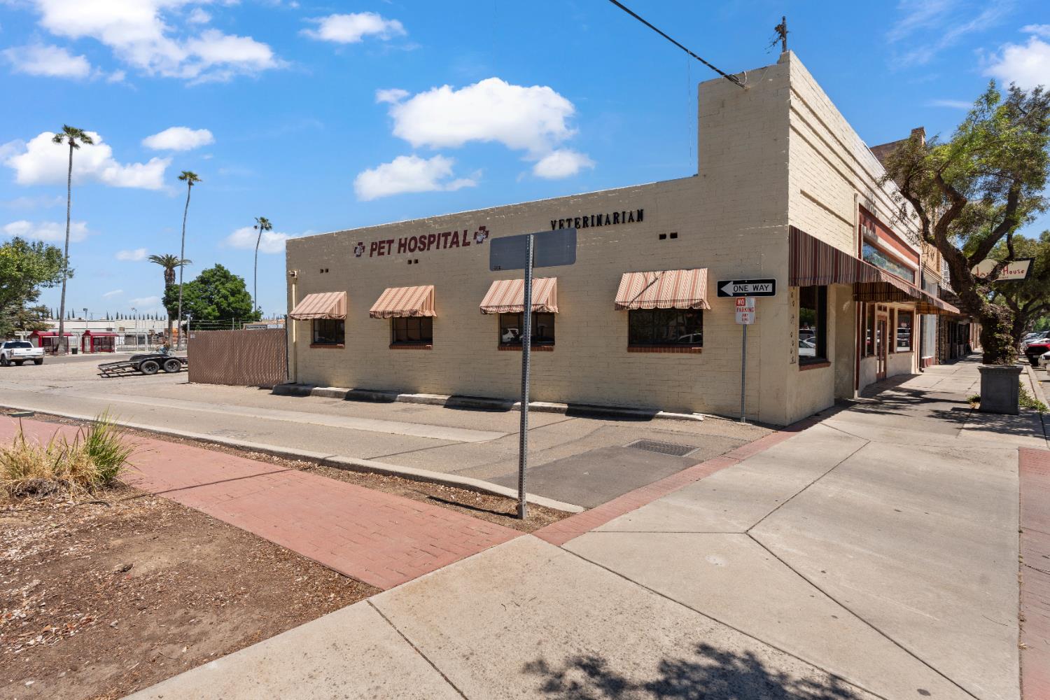 24 S 3rd St, Patterson, CA 95363