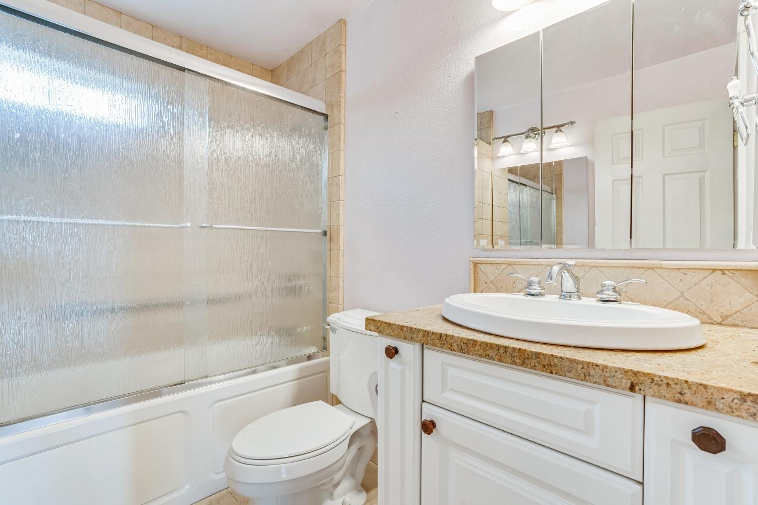 4855 Bayview Dr, Copperopolis, CA 95228