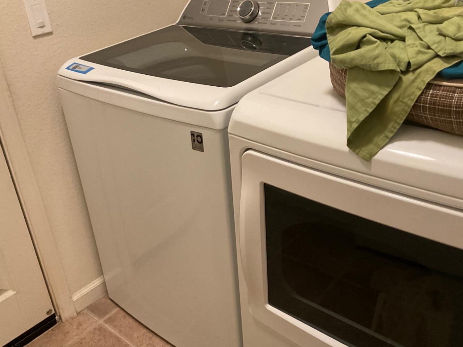 2094 W Pincay St, Merced, CA 95348