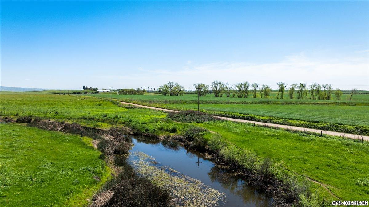 42 26 Mile Road, Oakdale, CA 95361