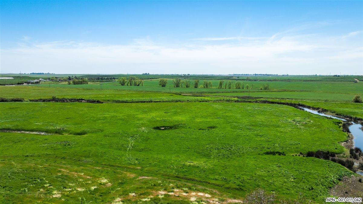 42 26 Mile Road, Oakdale, CA 95361