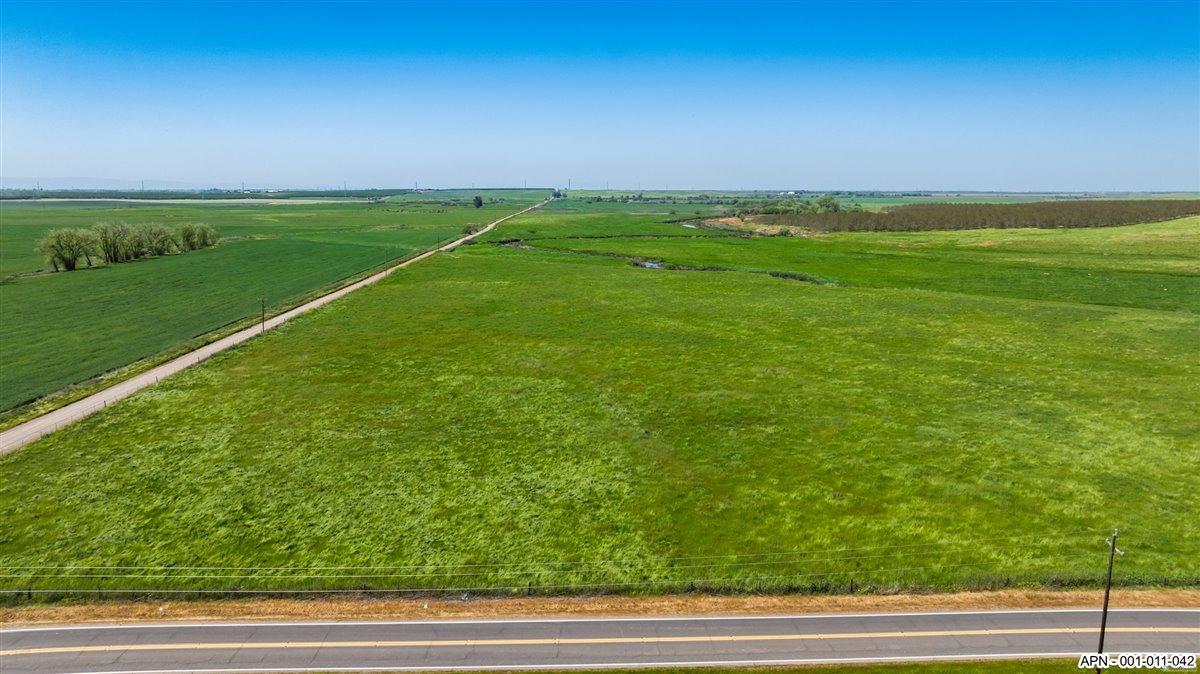 42 26 Mile Road, Oakdale, CA 95361