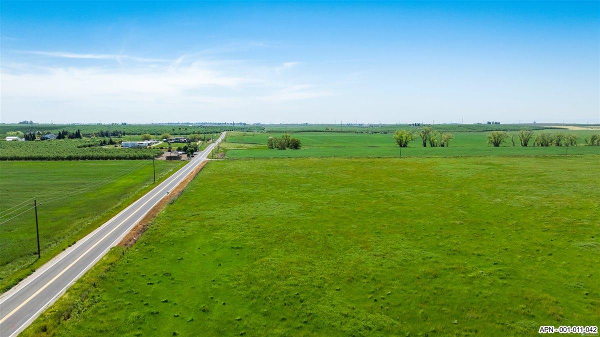 42 26 Mile Road, Oakdale, CA 95361