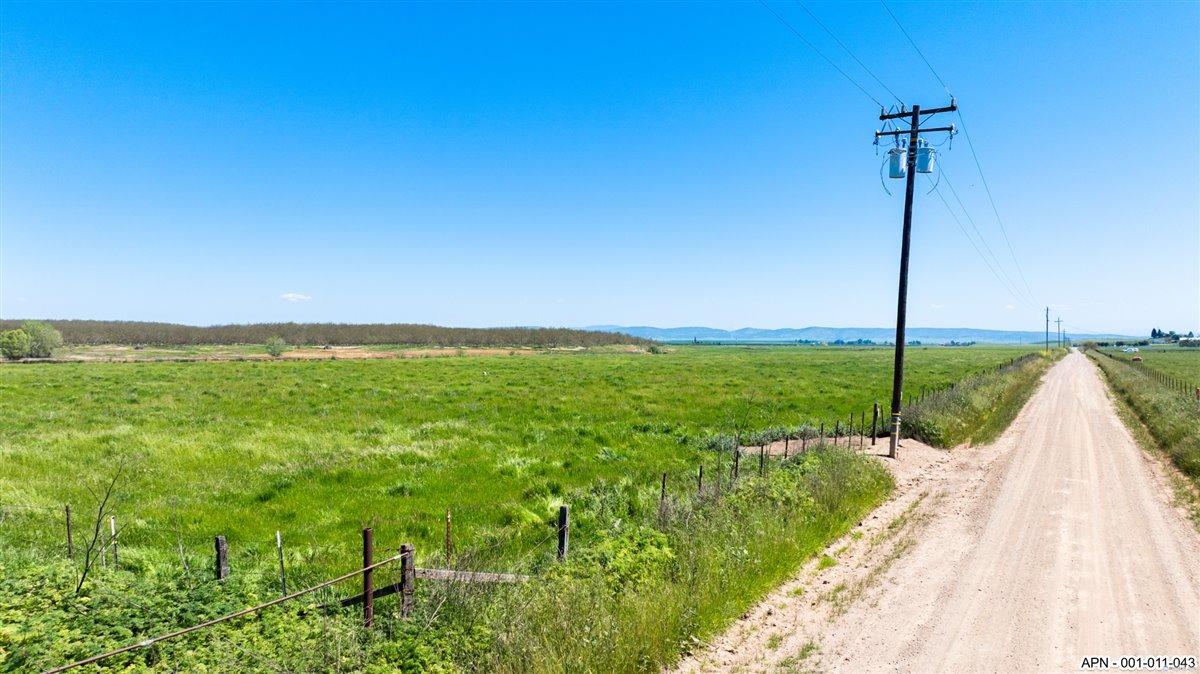 43 26 Mile Rd, Oakdale, CA 95361