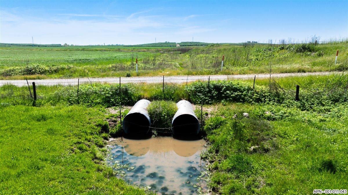 43 26 Mile Rd, Oakdale, CA 95361