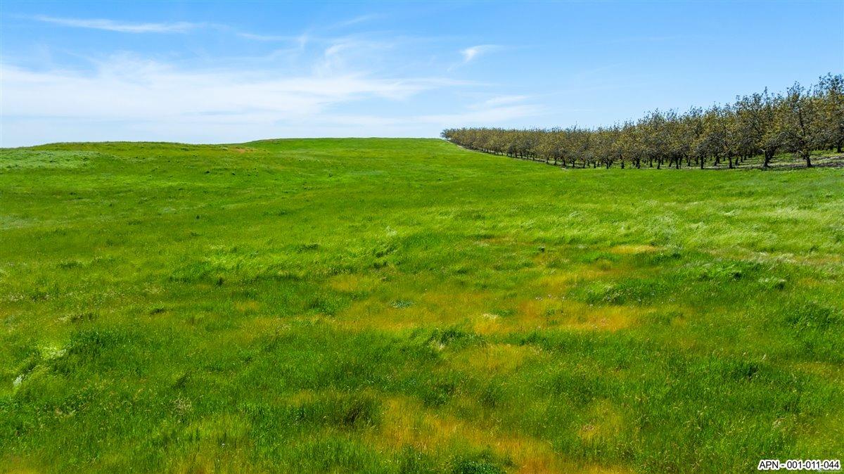 44 26 Mile Rd, Oakdale, CA 95361