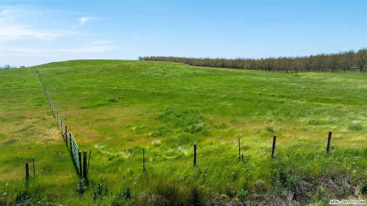 44 26 Mile Rd, Oakdale, CA 95361