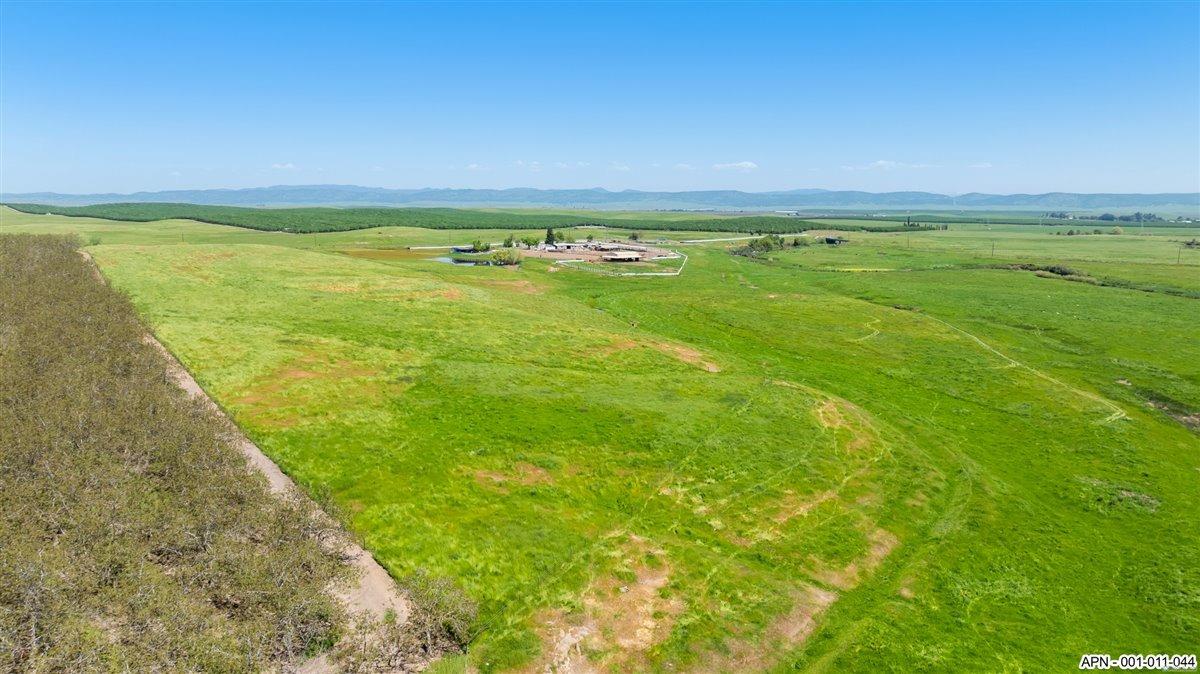 44 26 Mile Rd, Oakdale, CA 95361