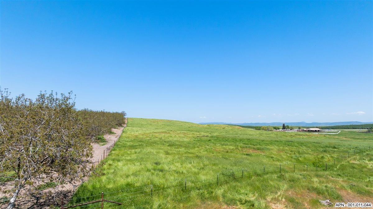 44 26 Mile Rd, Oakdale, CA 95361