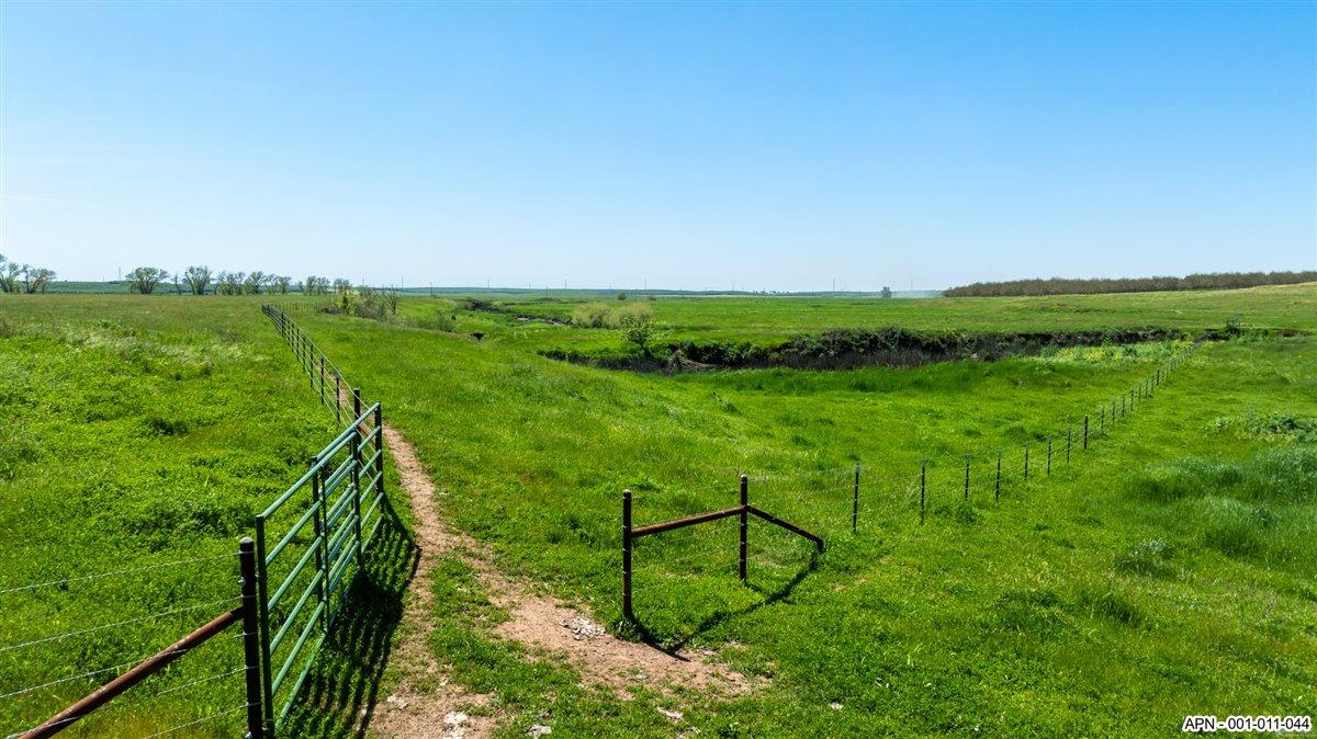 44 26 Mile Rd, Oakdale, CA 95361