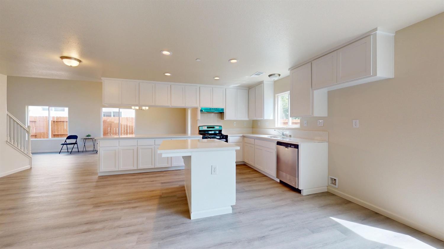 5630 Landon Ln, Riverbank, CA 95367